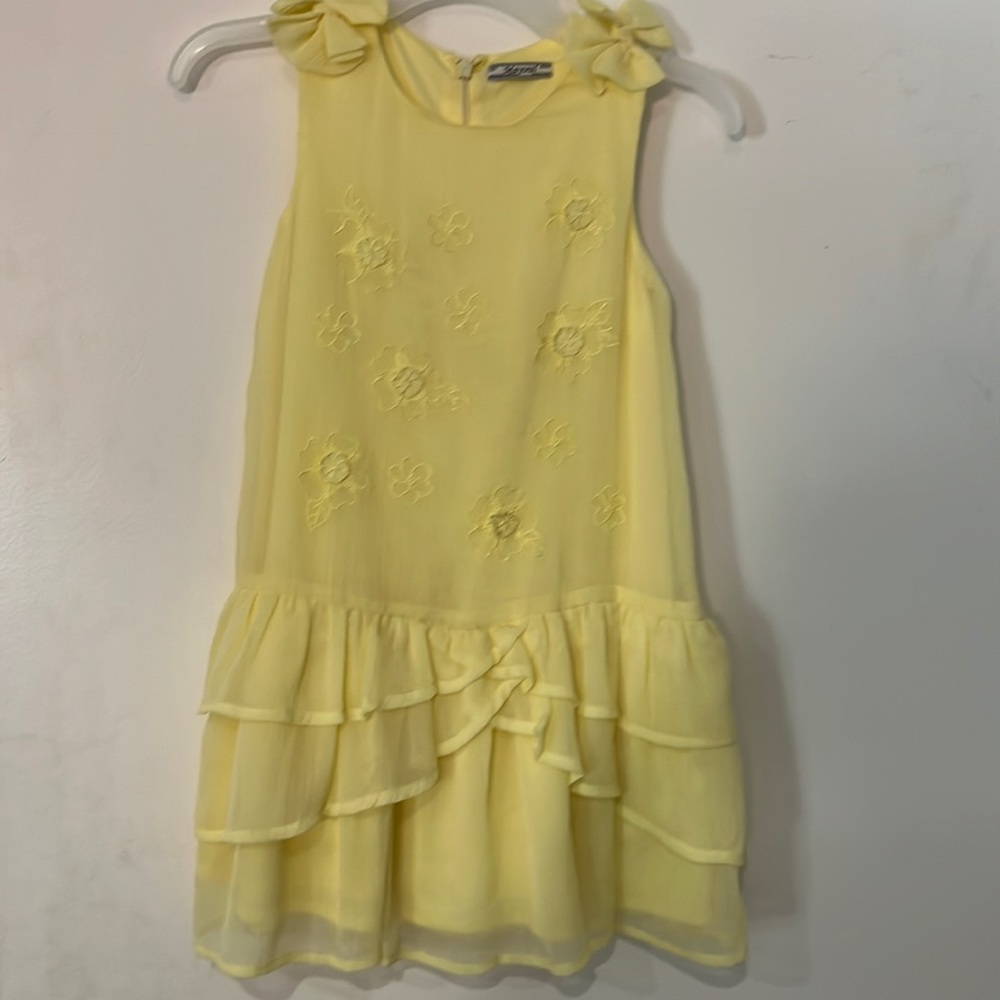 Girls dress